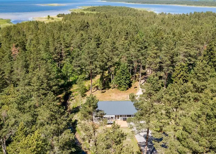 Semesterbostad Joeranna *